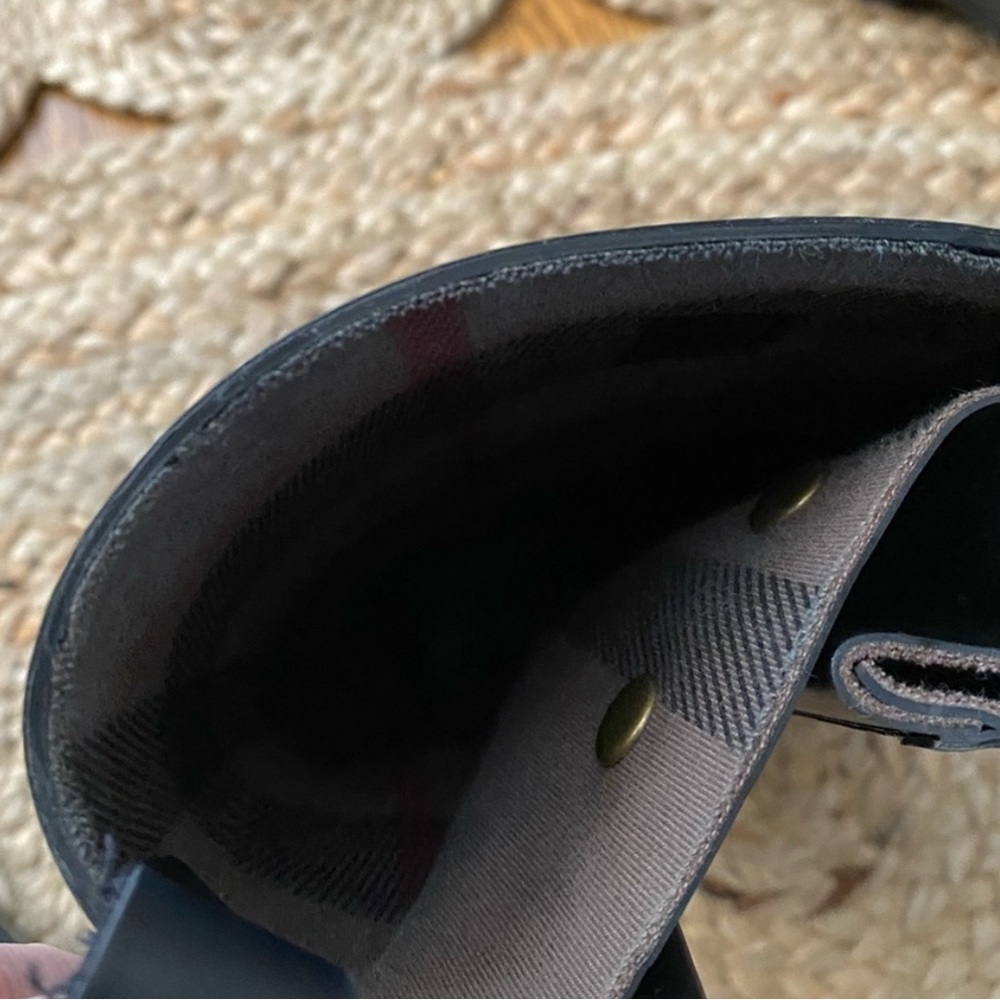 ✨ Authentic Burberry Rain Boots ✨ - Picture 4 of 5